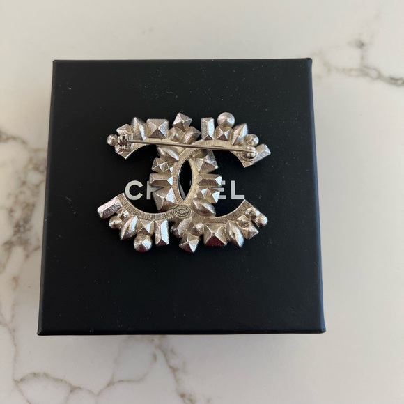 Chanel Brooch - Picture 2 of 9